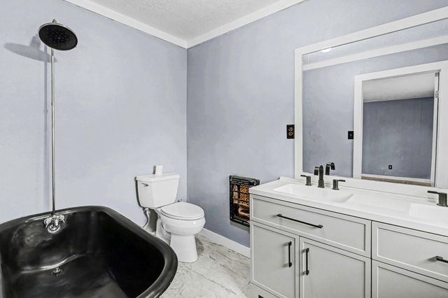 211 W Sherman Street, Livingston, TX 77351