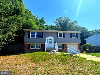 25 WALNUT DR, Burlington Township, NJ 08016