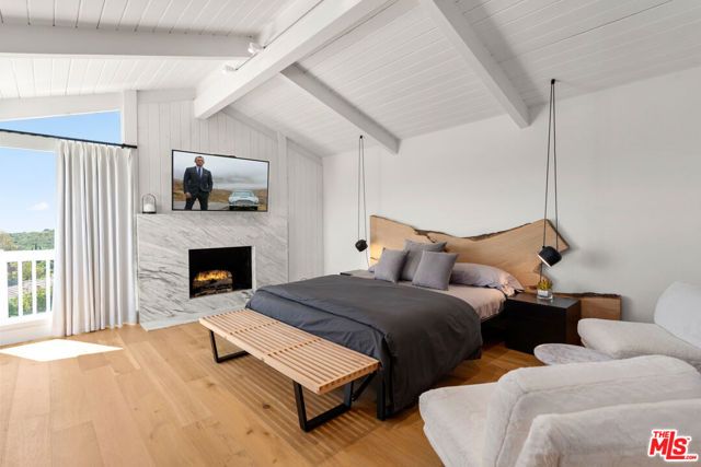 23901 Malibu Knolls Road, Malibu, CA 90265
