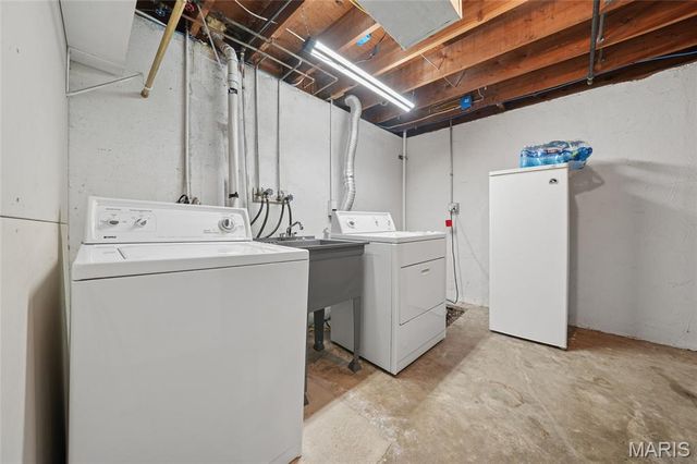 922 Chula Drive, Hazelwood, MO 63042