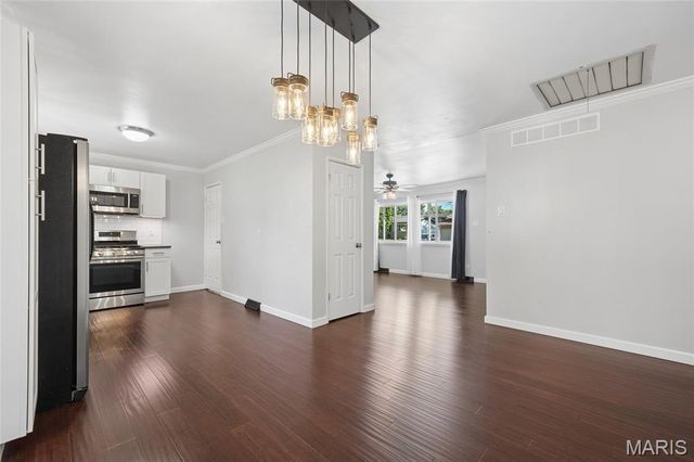 922 Chula Drive, Hazelwood, MO 63042