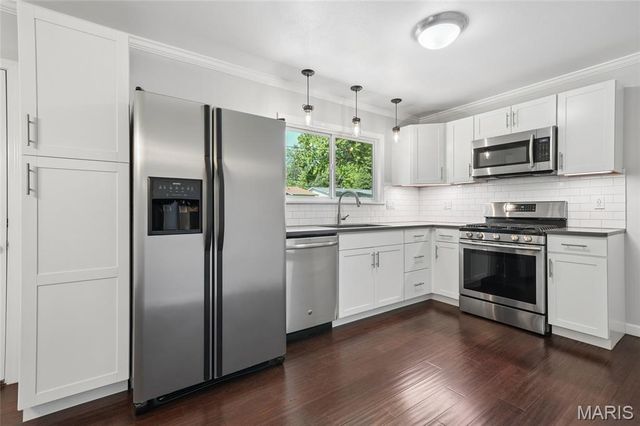 922 Chula Drive, Hazelwood, MO 63042