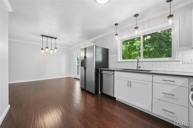 922 Chula Drive, Hazelwood, MO 63042