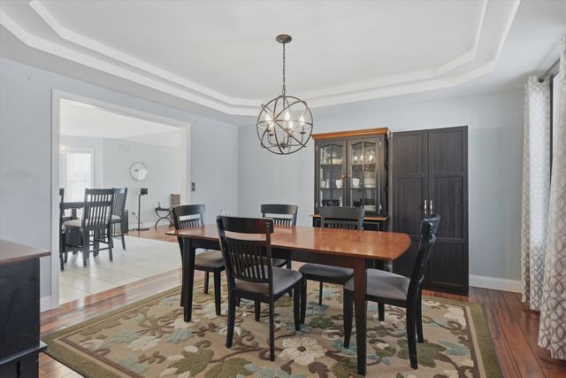 14 Premier Drive, Londonderry, NH 03053