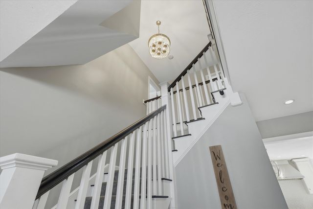 14 Premier Drive, Londonderry, NH 03053