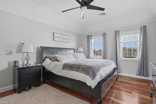 14 Premier Drive, Londonderry, NH 03053