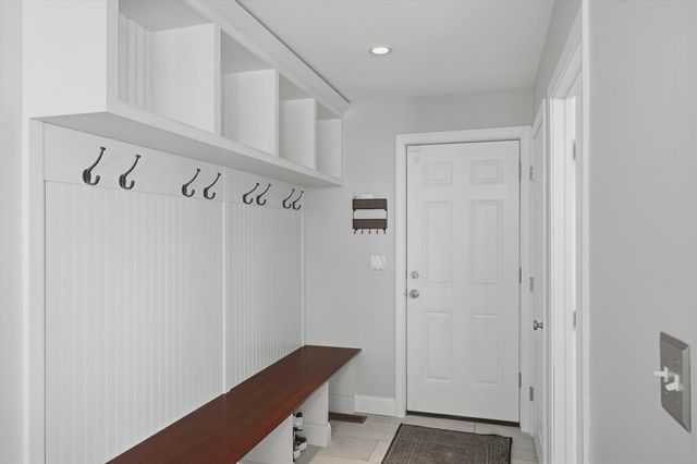 14 Premier Drive, Londonderry, NH 03053