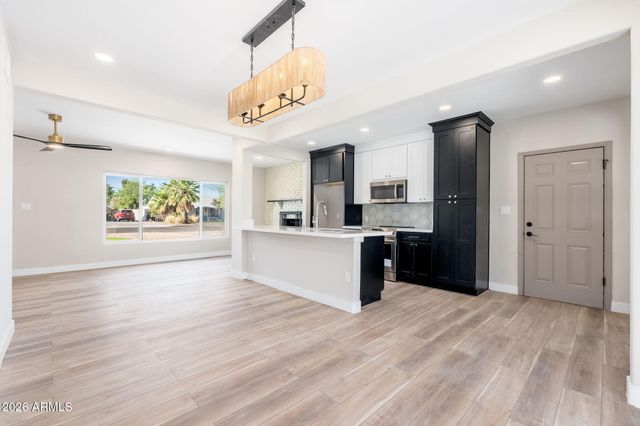 515 W HAZELWOOD Street, Phoenix, AZ 85013