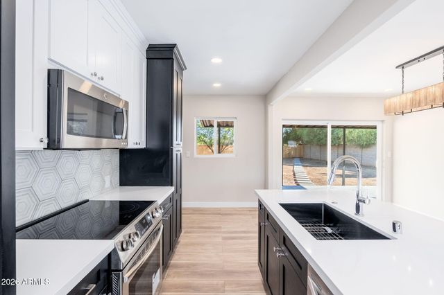 515 W HAZELWOOD Street, Phoenix, AZ 85013