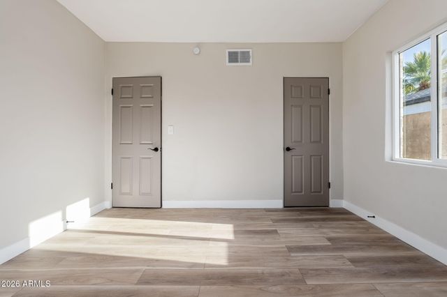 515 W HAZELWOOD Street, Phoenix, AZ 85013