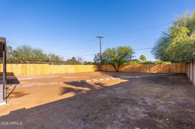 515 W HAZELWOOD Street, Phoenix, AZ 85013