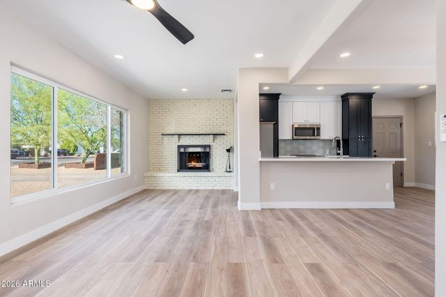 515 W HAZELWOOD Street, Phoenix, AZ 85013