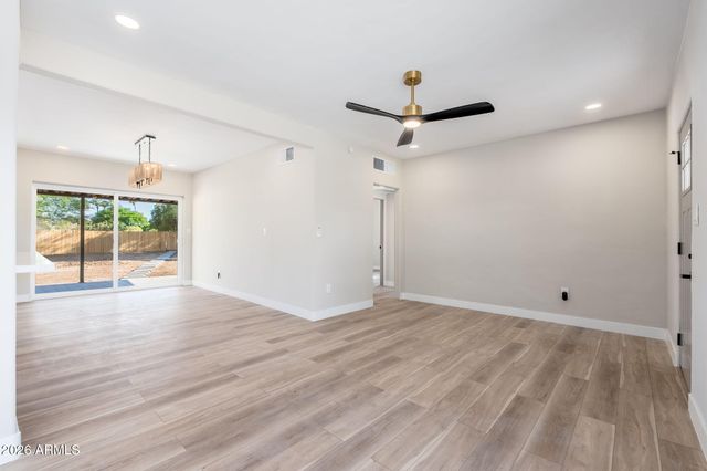 515 W HAZELWOOD Street, Phoenix, AZ 85013