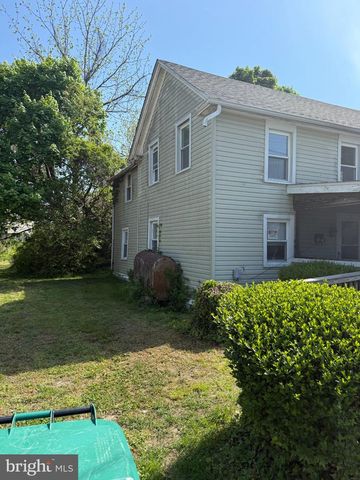 215 1ST ST, Bridgeville, DE 19933