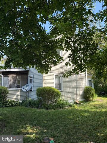 215 1ST ST, Bridgeville, DE 19933