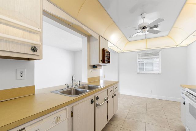 1714 SW 19th Drive, Boynton Beach, FL 33426