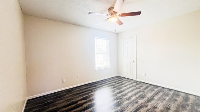 1114 Knoll Crest Court, Sugar Land, TX 77479