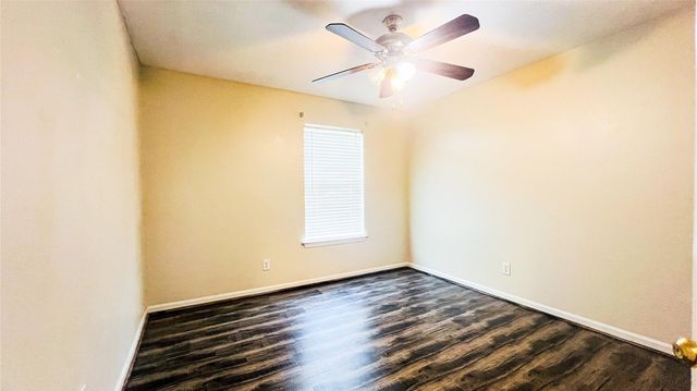 1114 Knoll Crest Court, Sugar Land, TX 77479