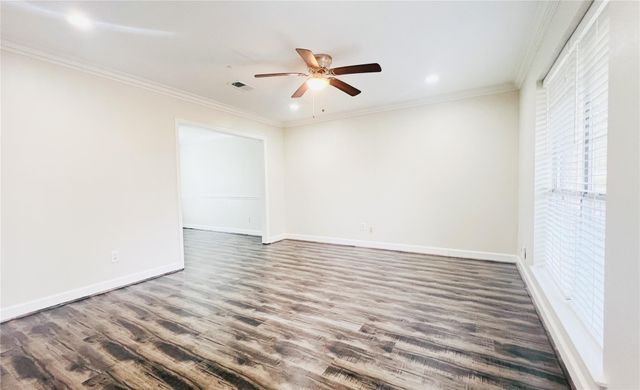 1114 Knoll Crest Court, Sugar Land, TX 77479