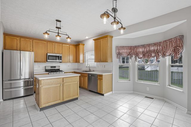 676 Theron Court, Pickerington, OH 43147