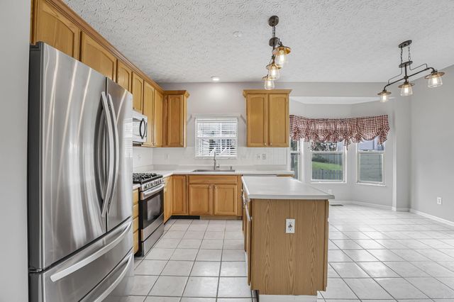 676 Theron Court, Pickerington, OH 43147
