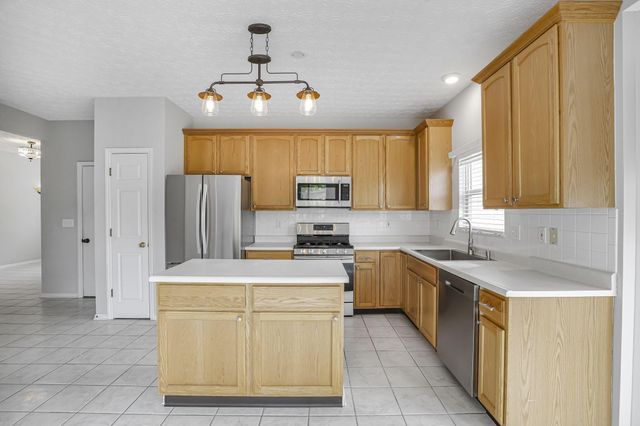 676 Theron Court, Pickerington, OH 43147