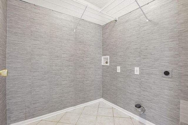 676 Theron Court, Pickerington, OH 43147