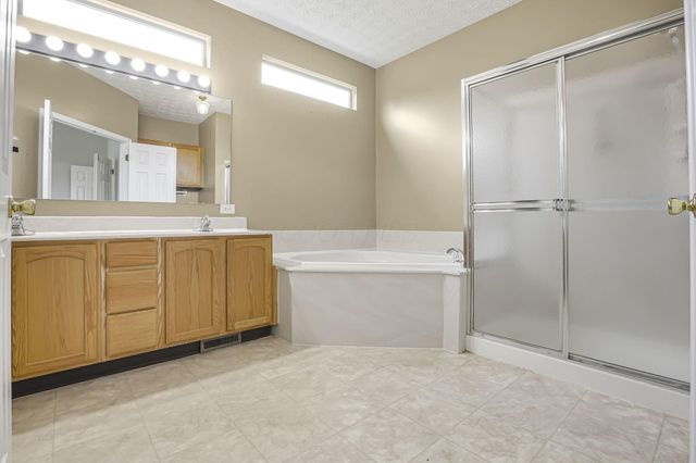 676 Theron Court, Pickerington, OH 43147
