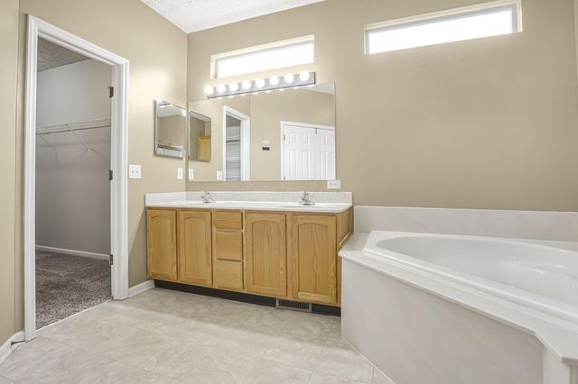 676 Theron Court, Pickerington, OH 43147