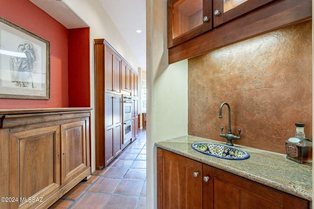 7231 E Desert Moon Loop, Tucson, AZ 85750