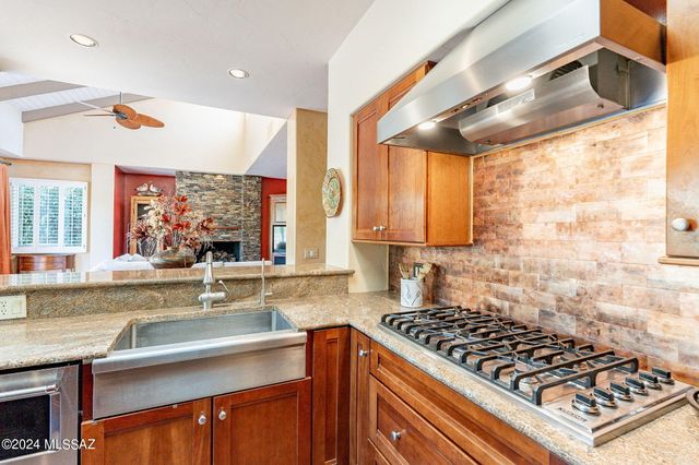 7231 E Desert Moon Loop, Tucson, AZ 85750