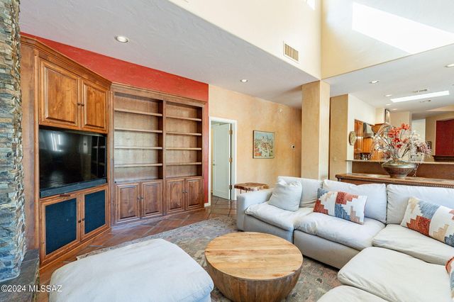 7231 E Desert Moon Loop, Tucson, AZ 85750