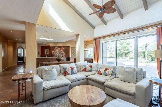 7231 E Desert Moon Loop, Tucson, AZ 85750