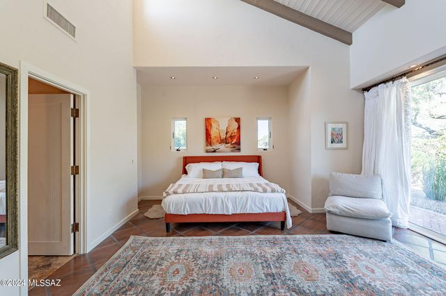 7231 E Desert Moon Loop, Tucson, AZ 85750