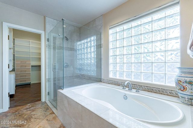 7231 E Desert Moon Loop, Tucson, AZ 85750