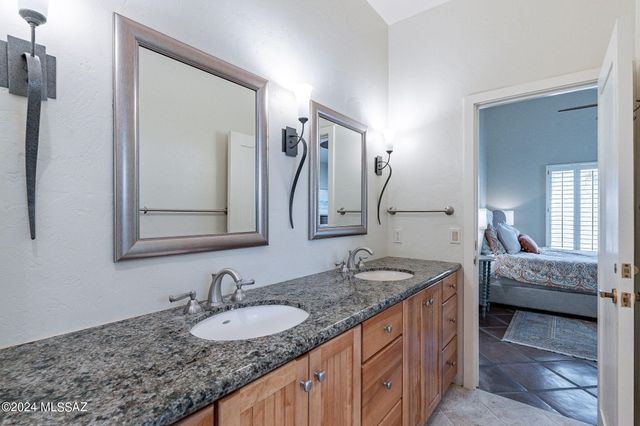 7231 E Desert Moon Loop, Tucson, AZ 85750