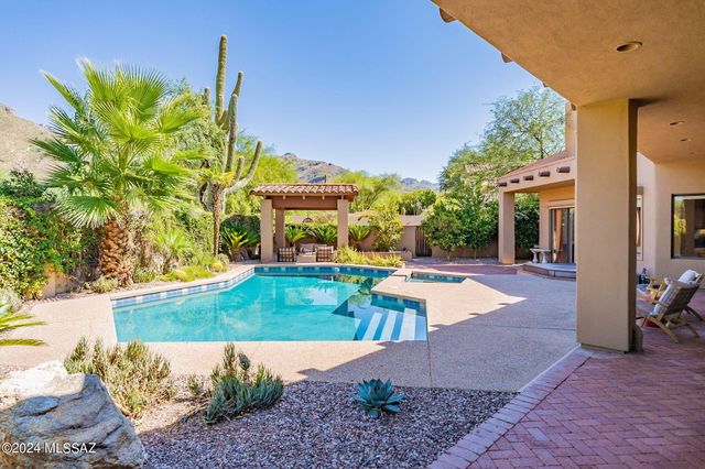 7231 E Desert Moon Loop, Tucson, AZ 85750