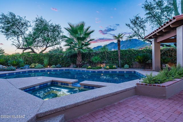 7231 E Desert Moon Loop, Tucson, AZ 85750