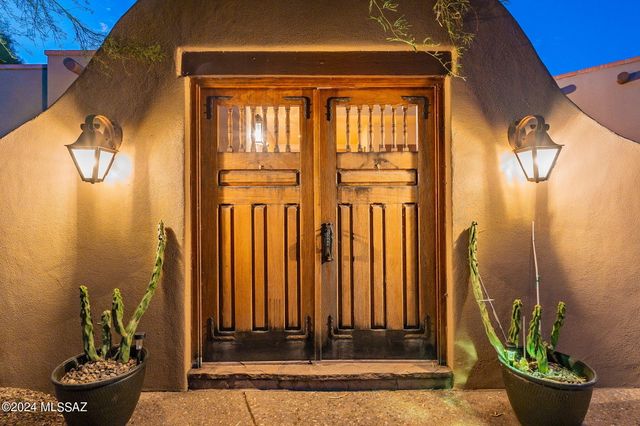 7231 E Desert Moon Loop, Tucson, AZ 85750