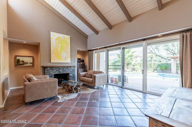 7231 E Desert Moon Loop, Tucson, AZ 85750