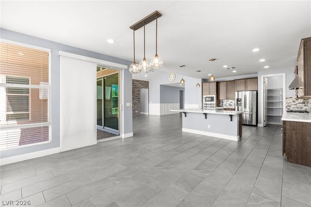 9675 Skye Cliff Avenue, Las Vegas, NV 89166