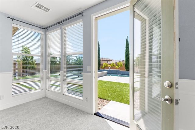 9675 Skye Cliff Avenue, Las Vegas, NV 89166