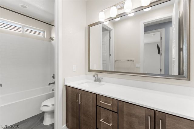 9675 Skye Cliff Avenue, Las Vegas, NV 89166