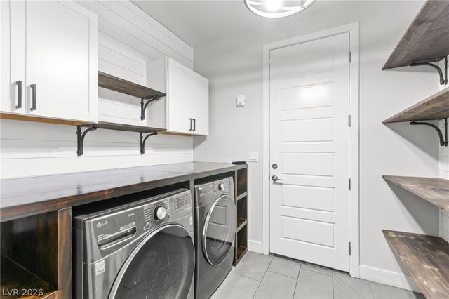 9675 Skye Cliff Avenue, Las Vegas, NV 89166