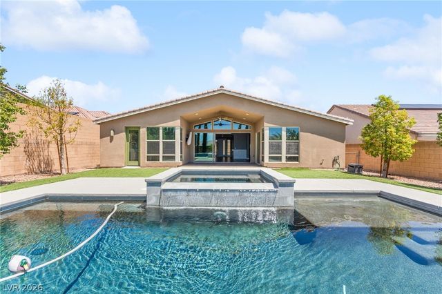 9675 Skye Cliff Avenue, Las Vegas, NV 89166