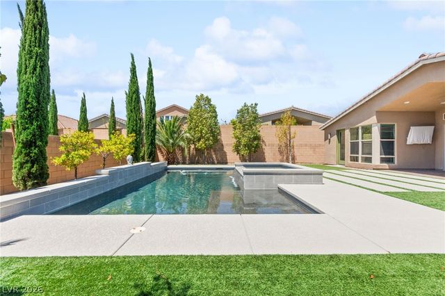 9675 Skye Cliff Avenue, Las Vegas, NV 89166