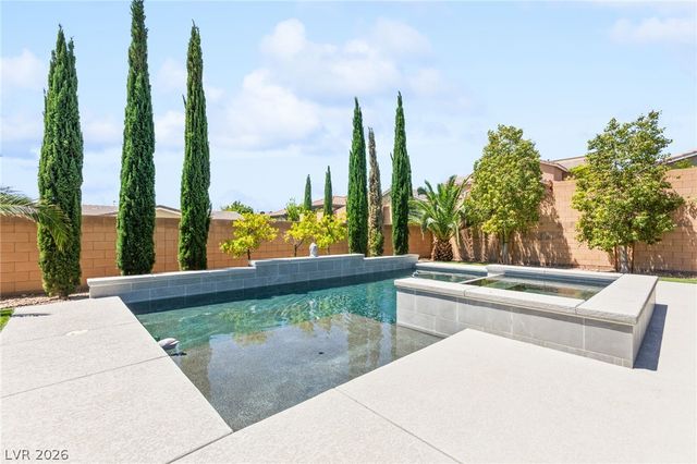 9675 Skye Cliff Avenue, Las Vegas, NV 89166