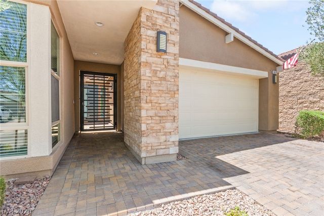 9675 Skye Cliff Avenue, Las Vegas, NV 89166