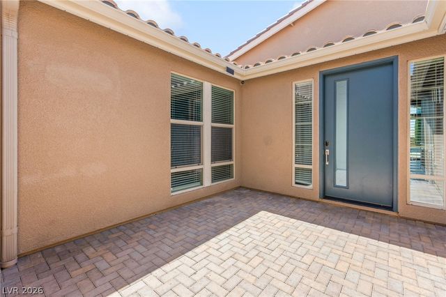 9675 Skye Cliff Avenue, Las Vegas, NV 89166