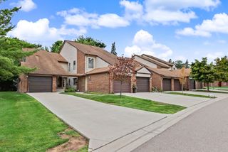 6600 Ridgefield Circle, West Bloomfield Twp, MI 48322